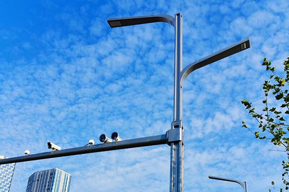 多功能智慧杆一杆多用，提高城市合杆率助力城市环境美化升级